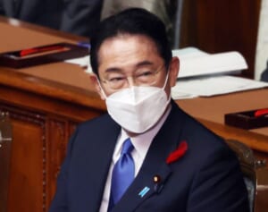 “子育てクーポンで産み控え解消”政府方針に「マックじゃねーんだよ」と激怒も…3児の母が語る過酷な現実