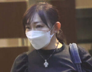 仲本工事さん27歳年下妻　遺体撮影、愛人報道に猛反論…スキャンダル連発も動じぬ強心臓