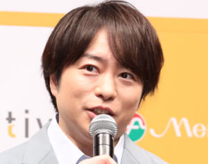 櫻井翔『紅白』新ポジションで起用に秘めたNHKの打算「再来年に嵐5人で司会を！」