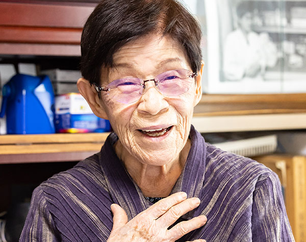 91歳、現役介護看護師の74年間　利用者と目を合わせ、話に耳を傾け、肌を合わせる