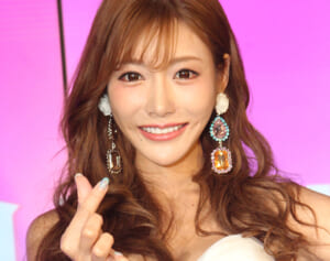 明日花キララ「揶揄モノマネ」に法的措置準備の激怒…YouTuberも“煽り”で応戦の泥沼バトル