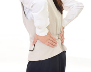 寝ながら腰痛改善する「バスタオル枕」のススメ