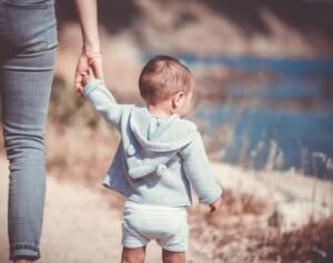 1歳のときに誘拐された赤ちゃんが51年後に家族と再会