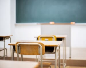 家族旅行のため子供に学校休ませるのはあり？「ずる休みといわれる」「大人だって有給ある」SNSで物議 時代の変化指摘する声も