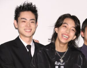 菅田将暉 ライブ歌唱中に涙 交流のあったYOSHIさん逝去報道直後に