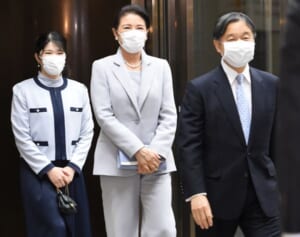 愛子さま マスク越しでも「お美しい」の声…成年皇族としての1年で見せられたご成長ぶり