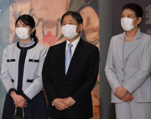 愛子さま　連日の父娘“お忍び外出”に陛下が込められた「内親王への期待」