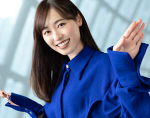 朝ドラ『舞いあがれ！』の福原遥　目黒蓮との恋の行方は？