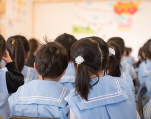 【虐待を食い止める その2】『この人はちょっと』と採用をためらう人もやむなく雇うーー政府の子ども予算の先送りが保育の現場を疲弊させている現実