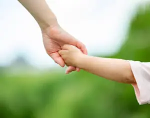 【虐待を食い止める その3】『もう疲れてきた、割と本気で保育士辞めたい』『親ごさん、虐待してませんので、うたがわないで』保育士たちの悲痛な叫び