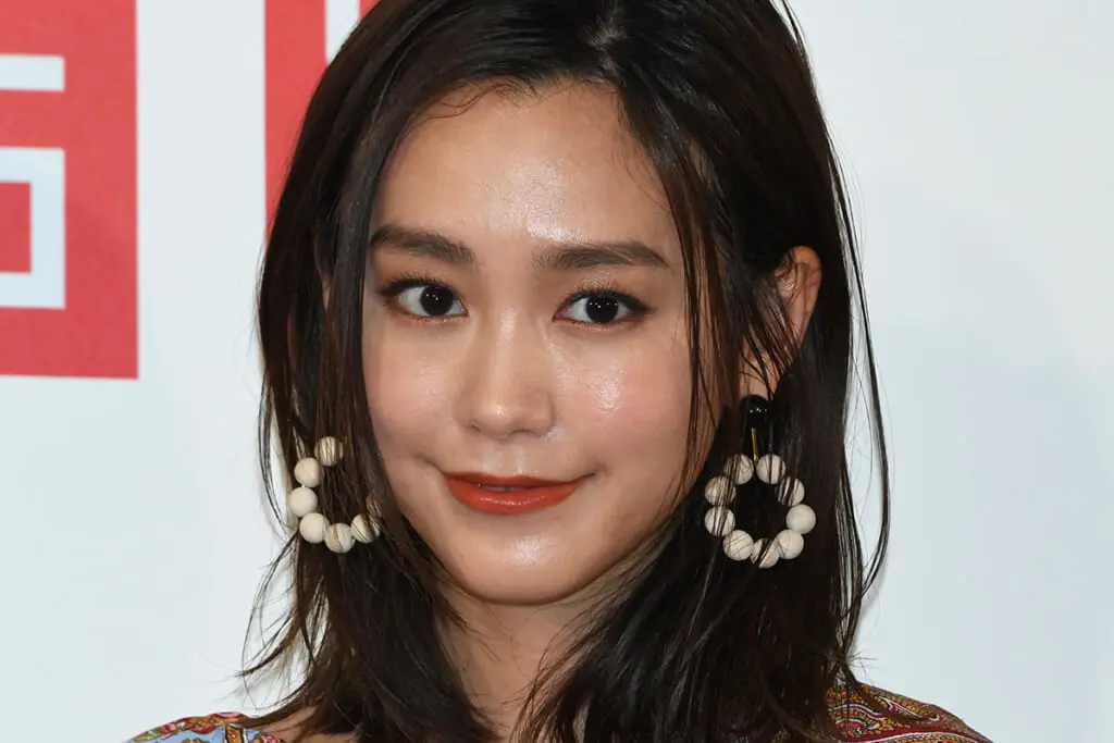 桐谷美玲もやった「視力矯正手術ICL」年齢によっては術後すぐ老眼鏡のリスクも