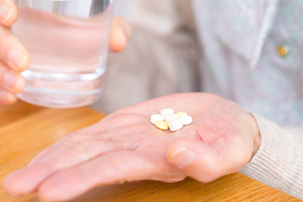 「1日3回解熱剤の乱用」で肺炎見落とし…コロナ自宅療養のNG行動8