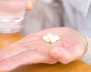 「1日3回解熱剤の乱用」で肺炎見落とし…コロナ自宅療養のNG行動8