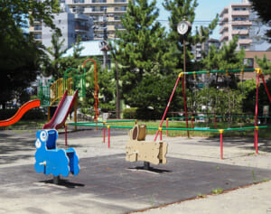 “子供の声がうるさいから公園廃止”にネット騒然…「日本終わってんな」の一方、住民側の“事情”に共感する人も