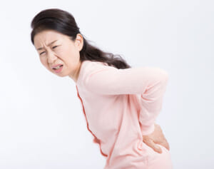 寝正月に革新 腰痛解消する「寝返りゴロゴロ」体操を慈恵医科大副院長がレクチャー！