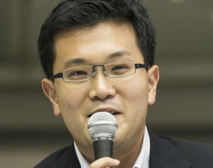 VTuberの大田区議　40度の熱でもPCR検査受けずに議員活動、外食…体調実況ツイートが波紋