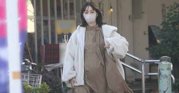 MAISON SPECIAL スーパー140メルトンオーバーコート 佐々木希着用 画像・写真8枚目】佐々木希は妊娠中で飲めなくても…夫・渡部への