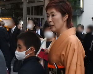 寺島しのぶ 長男初舞台の裏に母奮闘10年…2歳からの英才教育、現場付き添いも