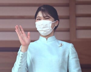 愛子さま　秋篠宮さまの“勘違い”を冷静フォロー！参加者湧いた新年一般参賀の堂々デビュー