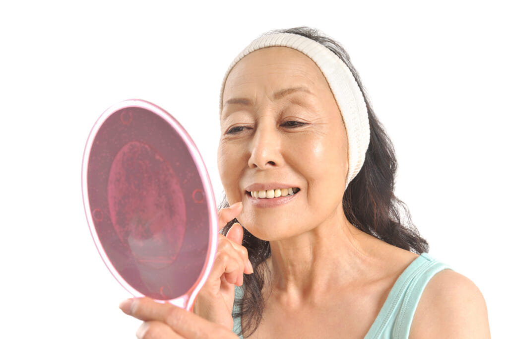 骨を鍛えて顔のしわ・たるみ・ほうれい線を撃退 1分骨トレ美容で若返る