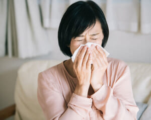 飛散前からの「乳酸菌」が花粉症の悪化を防ぐ！おすすめ商品を医師が紹介