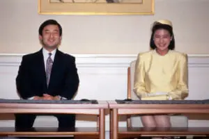 両陛下ご婚約から30年！内定報道翌日～感動の会見を振り返り | 女性自身