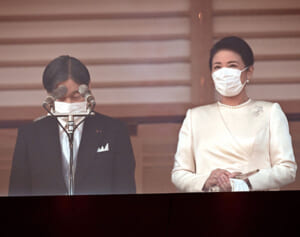 天皇陛下撮影の「月食写真」を1カ月半後に公開…話題の皇室SNS実現に必要な2つの意識改革