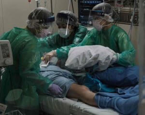 第8波死者2万人の恐怖！コロナ・インフル・RSウイルスの同時流行「トリプルデミック」の危険性