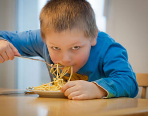 「とんでもない汚れ…」人気パスタレストランが10歳未満を出禁に　波紋広がる