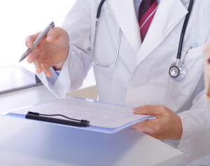 大腸がん治療費「早期発見」と「他臓器に転移後」では約440万円もの差が！