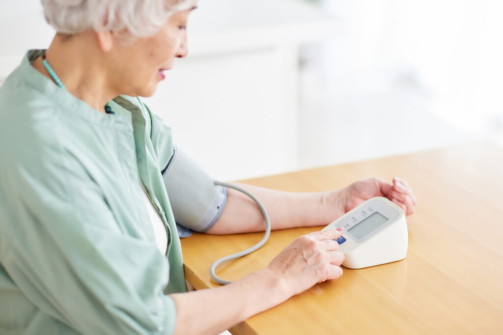 高血圧改善に「排塩メニュー」アボカドメカブサラダで塩を外に出す!