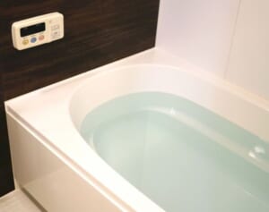 痛みやこりが和らぐ新習慣「入浴中に90秒正座するだけ」