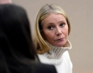 俳優のグウィネス・パルトロウ　スキー事故傷害事件の被告として法廷へ