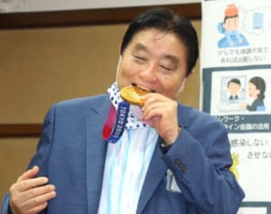 河村たかし市長“干し柿かじり”が「侮辱された」と批判され「さすがに気の毒」の声