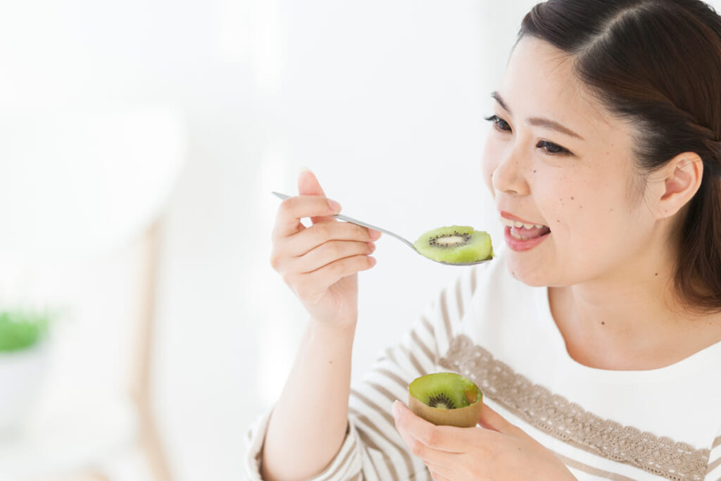 コロナ禍で感染リスクが高まった帯状疱疹ウイルスは「キウイ」「菜の花」で不活化!