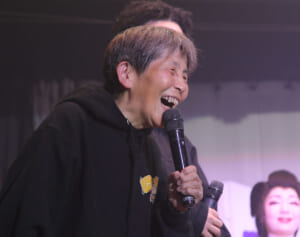 祖母と孫、年の差51歳の驚きのラップユニット・赤ちゃん婆ちゃん爆誕秘話