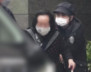 天童よしみ　目撃した90歳実母への献身介護…ヘルパーなしで地方巡業にも同伴