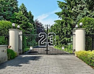 マイケル・ジョーダンの38億円豪邸に強盗、18歳が現行犯逮捕