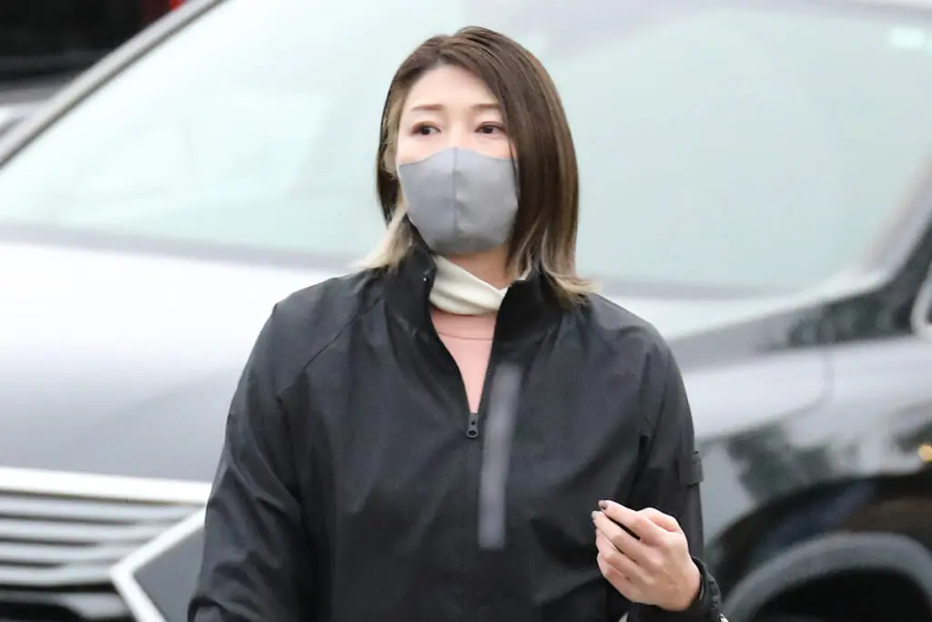 狩野舞子 熱愛発覚から8カ月、匂わせなしの“ミニスカ”ゴルフ姿で再脚光