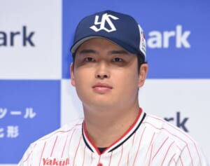 村上宗隆 絶不調で「56本塁打記念碑」完成の“公開処刑”バレンティン60号記念碑より豪華な違和感