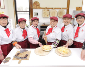 ばぁば6人、ピザも元気もおまちどお！平均年齢78歳のおばあちゃんたちが始めた「BaBaピザ」