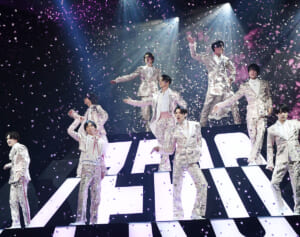 Snow Man滝沢歌舞伎 神ファンサ、水9t…豪華ステージ熱烈リポ