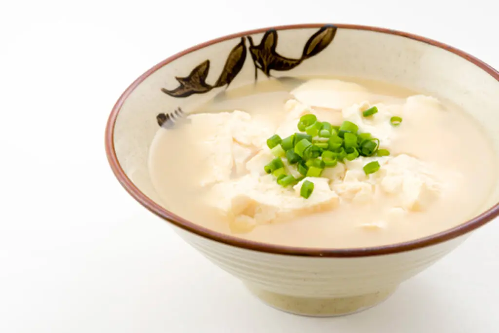 ついついやってしまう“豆腐の残念な食べ方”せっかくの健康効果が無駄に！