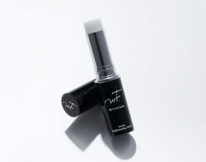 春のゆらぎ肌対策！VC90ブライトニングスティックで小まめに保湿ケア