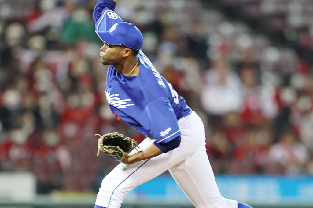 「シャレで入れただけ」中日　物議醸すライデル投手への「亡命ダメ」記念ケーキを釈明…語った批判への“見解”