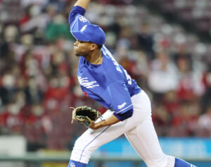 「シャレで入れただけ」中日　物議醸すライデル投手への「亡命ダメ」記念ケーキを釈明…語った批判への“見解”