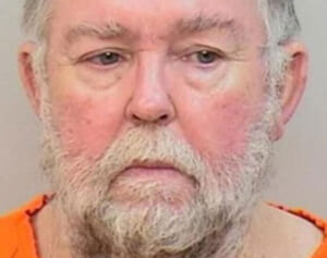 敷地でかくれんぼしていた14歳の子どもをいきなり銃撃、58歳の男を逮捕