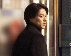 平野紫耀　フランスから帰国で羽田にファンが殺到…警備員10人、50mの目隠しの超異例対応