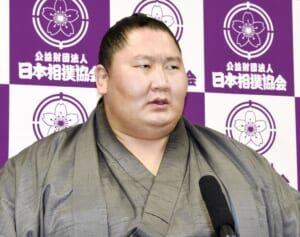 逸ノ城“引退真相は酒乱”報道もネットでくすぶる相撲協会批判「生まれ変われてない」