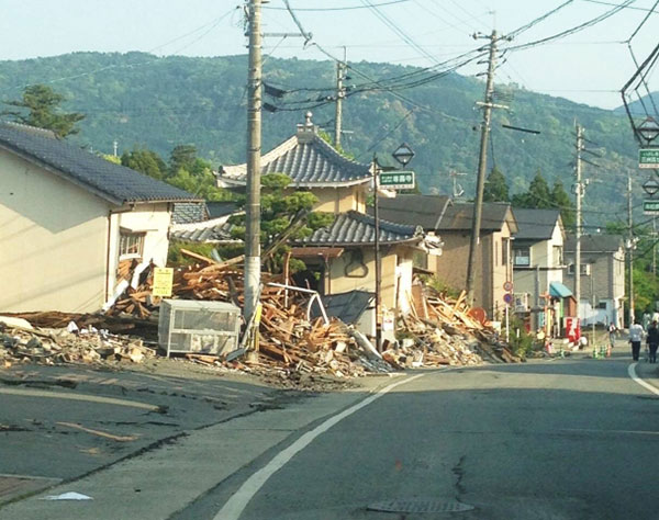 大地震で家屋倒壊…九死に一生を得た5人の実話